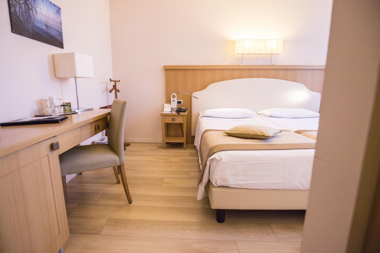 Hotel Sirmione Terme Εξωτερικό φωτογραφία