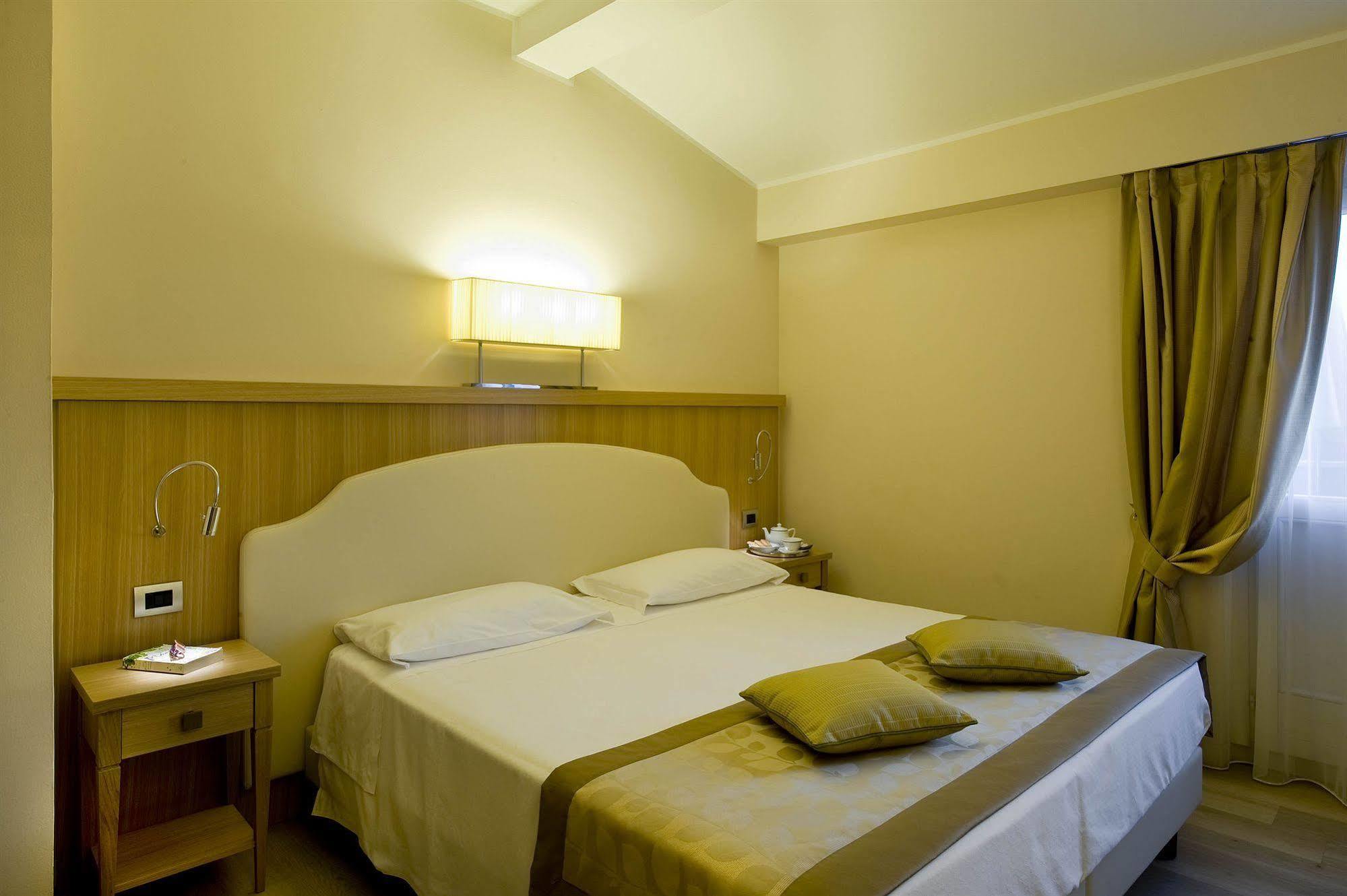 Hotel Sirmione Terme Εξωτερικό φωτογραφία